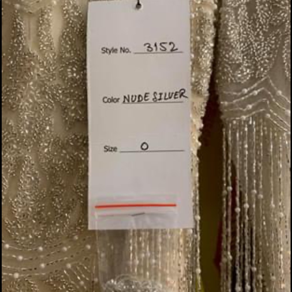 Formal dress - Picture 13 of 16